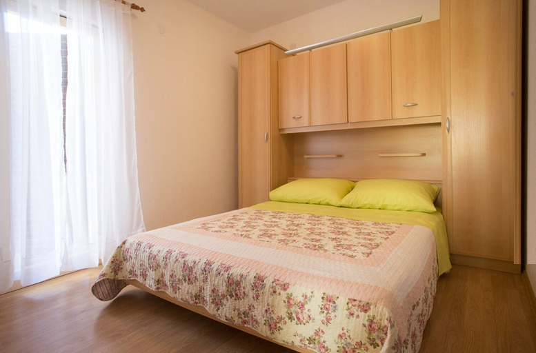 Room 2, Apartments Ana, Šolta