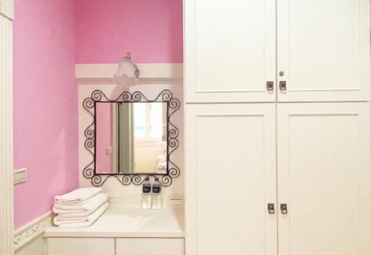 Bathroom 4, Isa Butterfly Kids B&B, Yilan