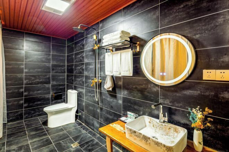 Bathroom 3, PingYao DeShengLou Hotel, Jinzhong