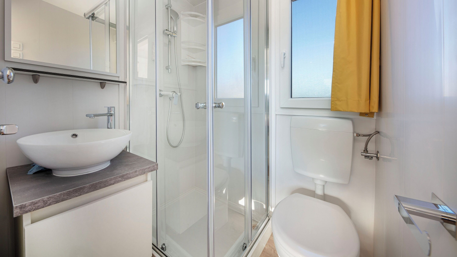 Bathroom 4, Terra Park SpiritoS, Pag