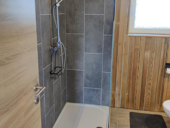 Bathroom 3, Terrasse du Pont Alsort Apt 2/2 - Jacuzzi & Panoramic Valley View, Hainaut