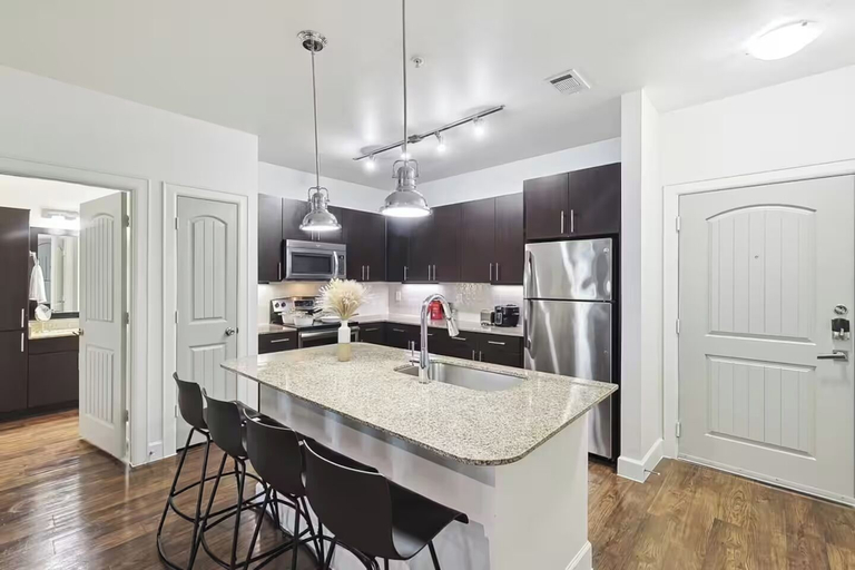 Private kitchen 2, Stylish 2B near Legacy West Wi-Fi, Collin