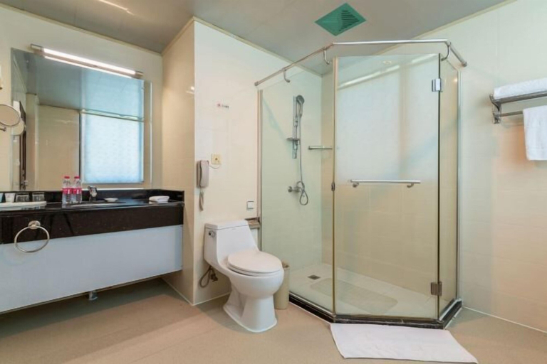 Bathroom 4, Wuyue Hotel, Guiyang