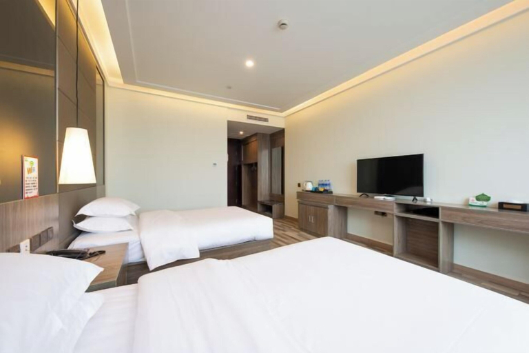 Bedroom 3, Yasheng Hotel (Taicang Port Area), Suzhou