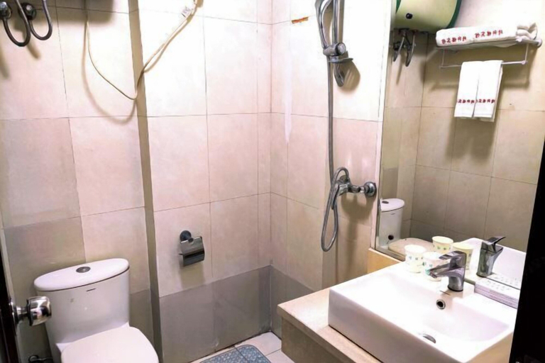 Bathroom 3, Jingxuanlou Hotel（near the great wall）, Qinhuangdao