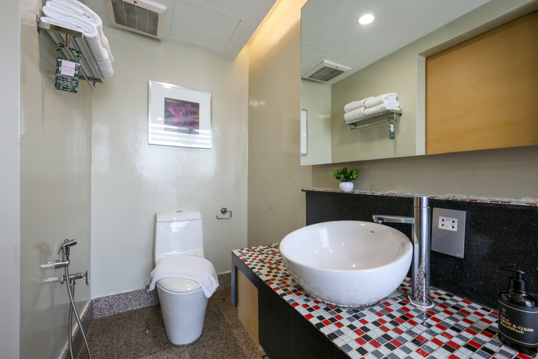 Bathroom 5, Empire Suites Subang by Mana Mana, Subang Jaya