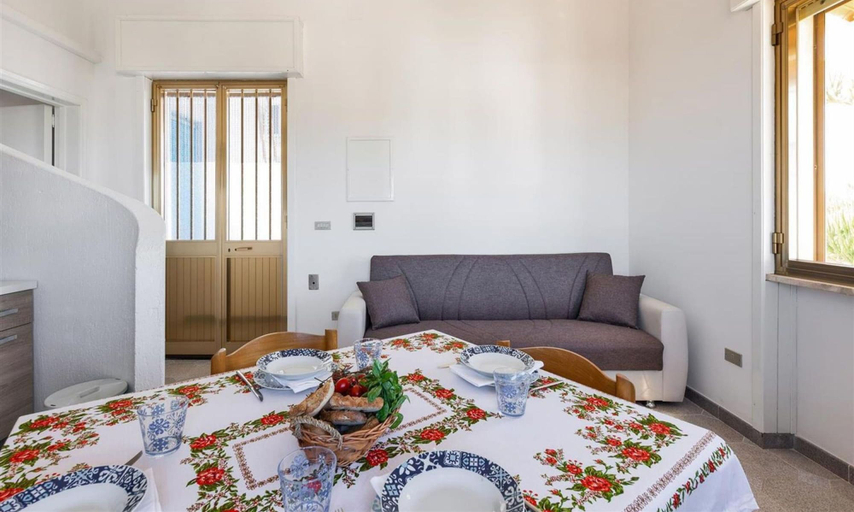 Room 2, 1186 VPS Trilo PP 1 in Posto Rosso, Lecce