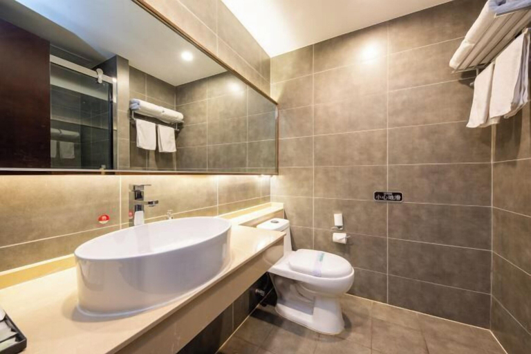 Bathroom 4, Yasheng Hotel (Taicang Port Area), Suzhou