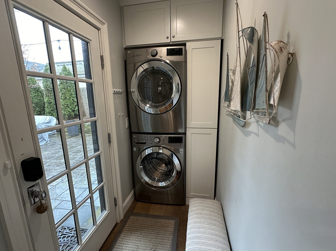 Interior 2, Beautifully Renovated 2 Bed 2 Bath Private Home 2 Bedroom Home, Newport
