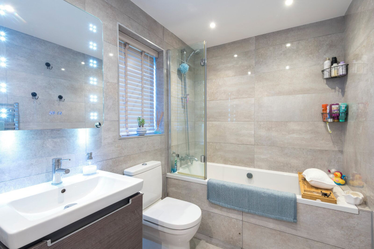 Bathroom 4, Sandpiper Cottages, Cornwall