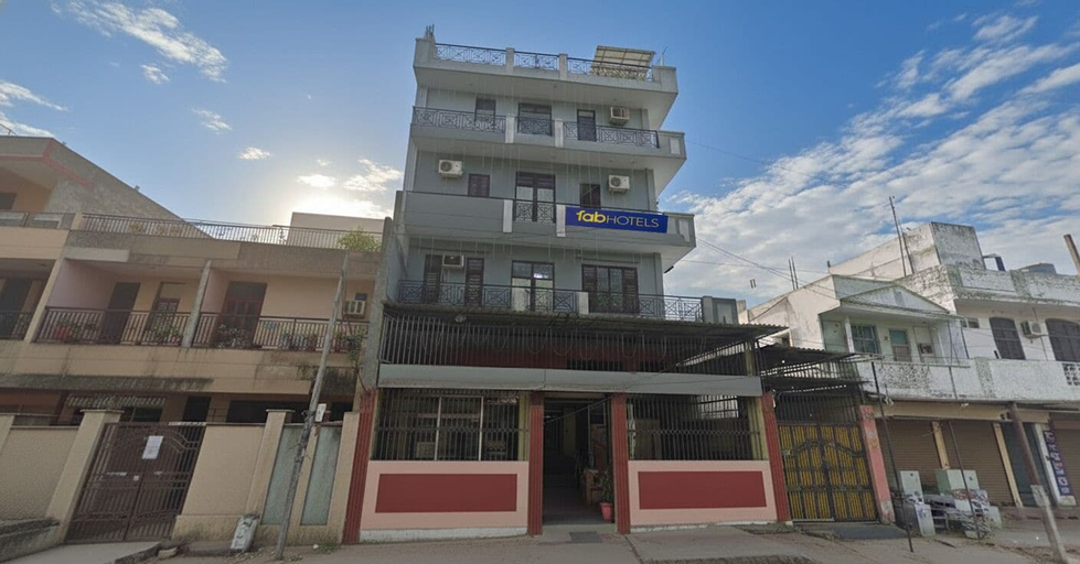 Exterior & Views, FabHotel Devise Residency New Delhi, Delhi