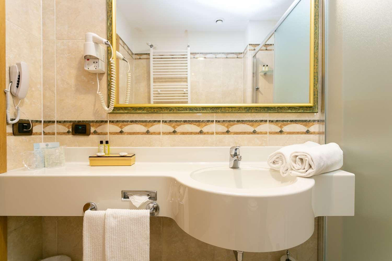 Bathroom 5, Hotel Degli Arcimboldi, Milano