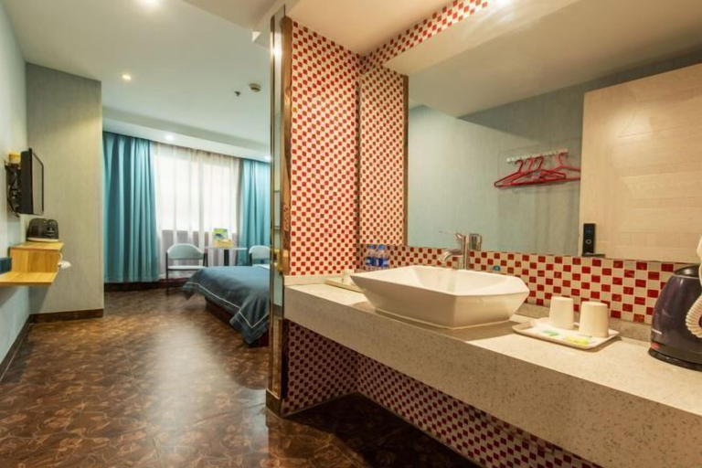 Bathroom 3, Shanghai Hua Yu The Tophams Hotel, Shanghai