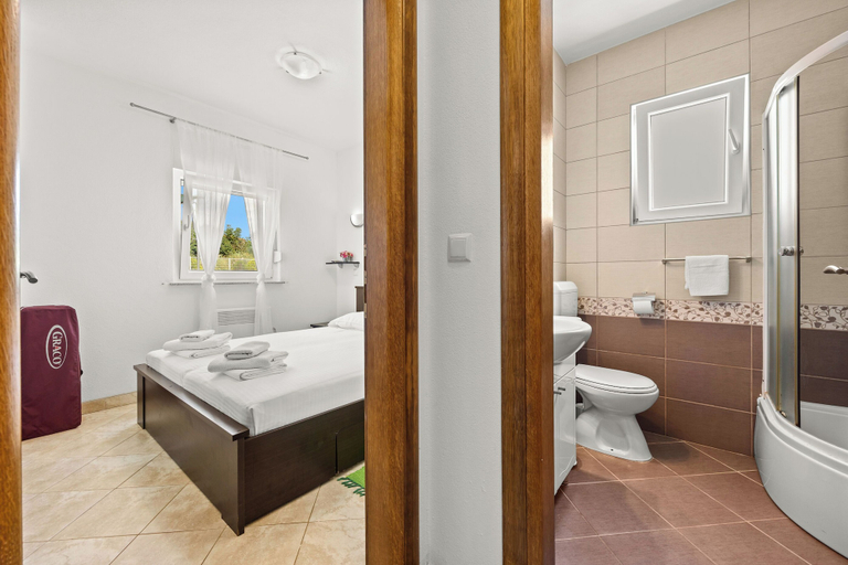 Others 5, Apartments Rondine, Brtonigla