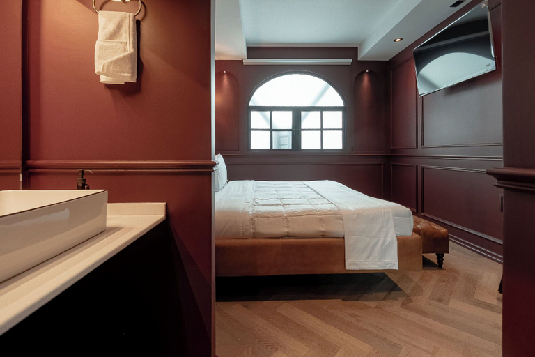 Room 4, The Ruby Suite, Mexico City