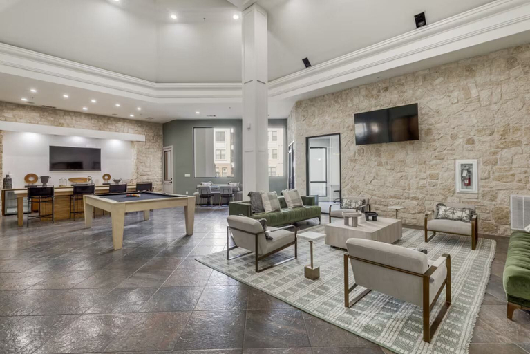 Game room, Luxury 1B w Pool near Legacy West, Collin