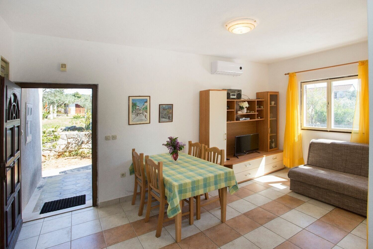 Dining 5, Apartments Ana, Šolta