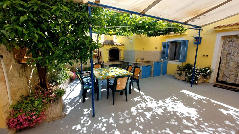 Garden 2, Apartment Nadi, Unije