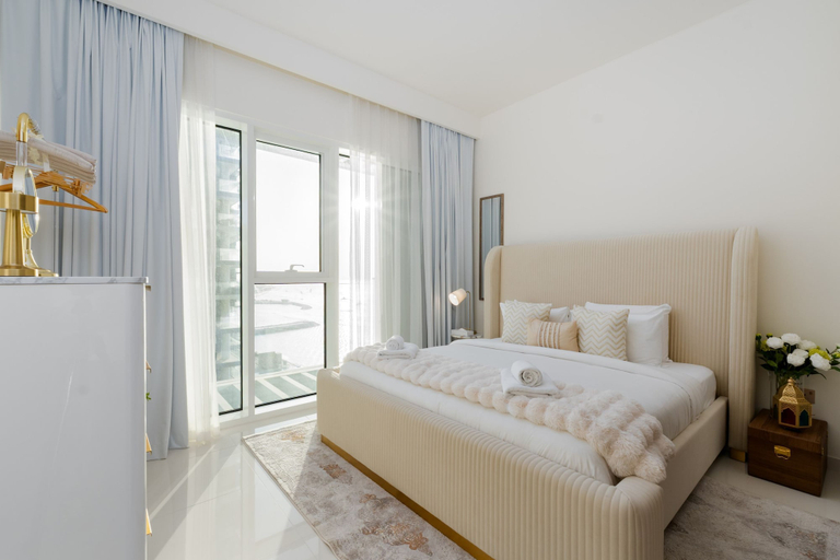 Room 5, Elite 1BR Emaar Beachfront Near Marina JBR, Dubai