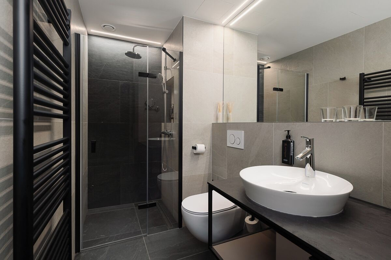 Bathroom 4, Avenue Chalet, Trutnov