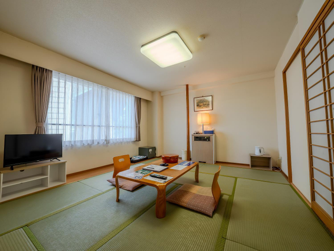 Others 4, Hotel Luna Park, Matsuyama