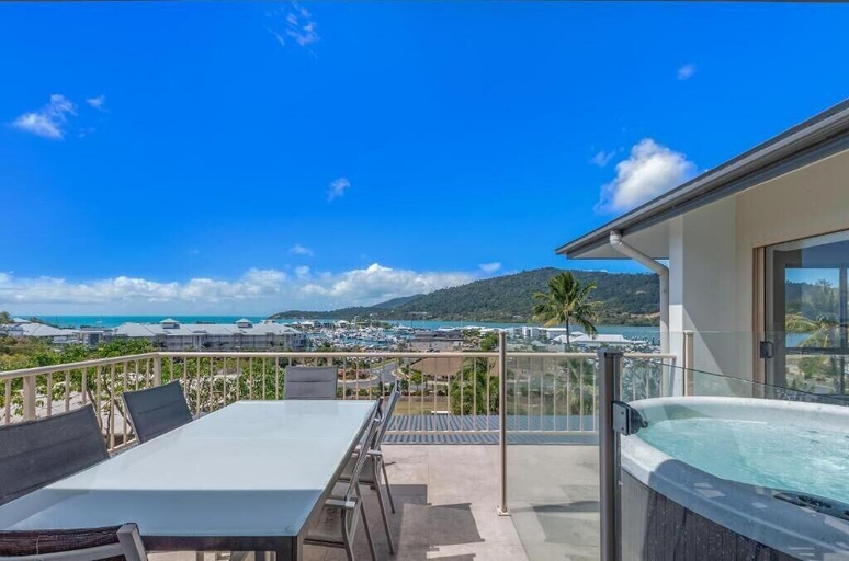 Outdoor dining 3, Spa Haven 18A Top Floor Private Spa, Whitsunday