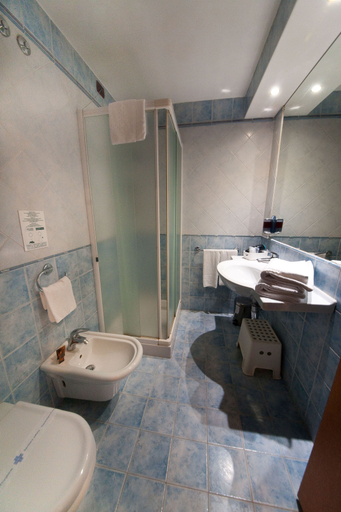 Bathroom 5, Hotel Le Sorgenti, Vicenza