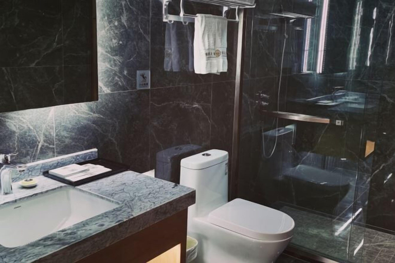 Bathroom 2, Dongchuan Tongdu Hotel, Kunming