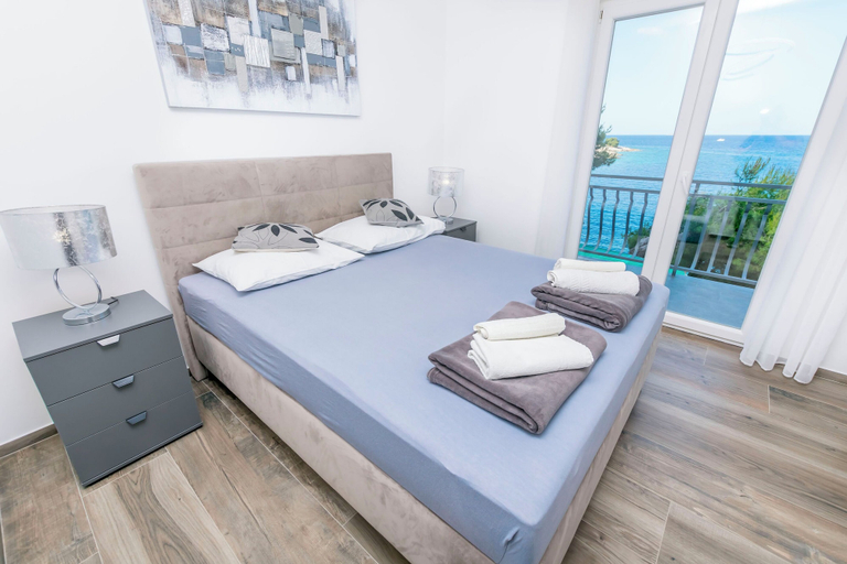 Water view 3, Apartments Fenix, Primošten