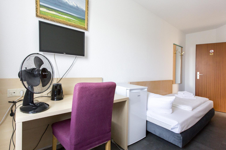 Bedroom 4, Hotel Pension Odin, Berlin