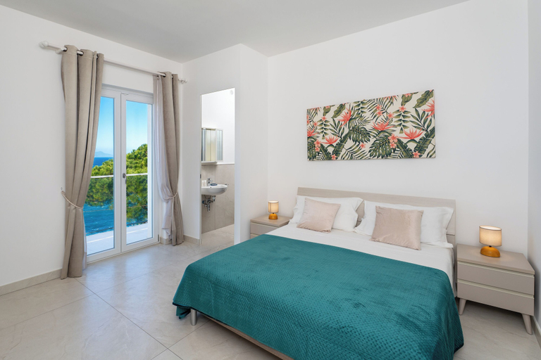 Room 2, YourHome - Villa Solantis, Napoli