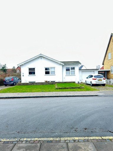 3, Basement Apartment in Villa, Odense