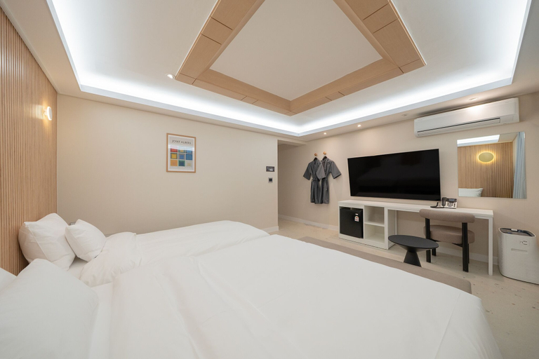 Room 5, No. 25 Iksan Station Branch, Iksan
