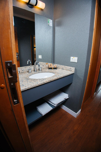 Bathroom 3, Hotel 10 Blumenau, Blumenau