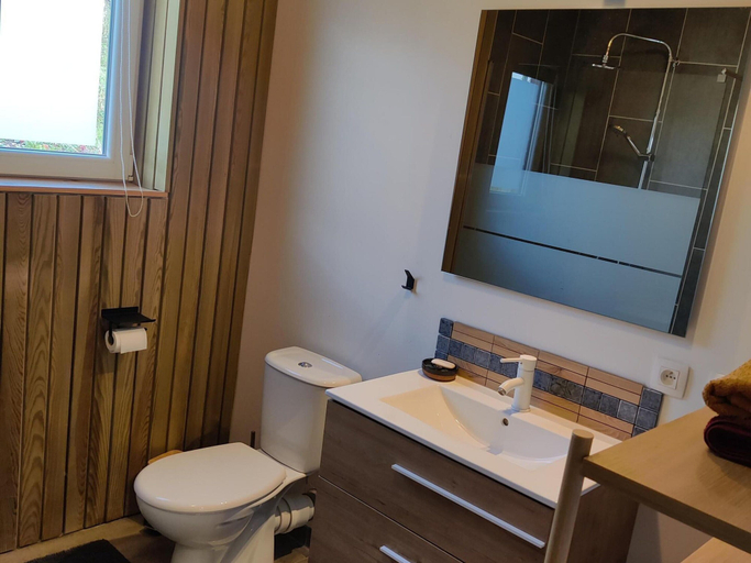 Bathroom 4, Terrasse du Pont Alsort Apt 2/2 - Jacuzzi & Panoramic Valley View, Hainaut