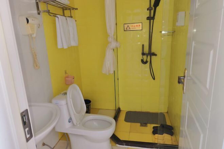 Bathroom 4, Prairie Pearl Express Hotel, Chifeng