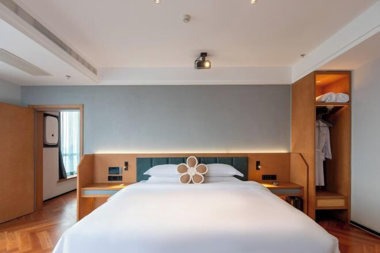 Bedroom 4, SMIR International Hotel, Linfen