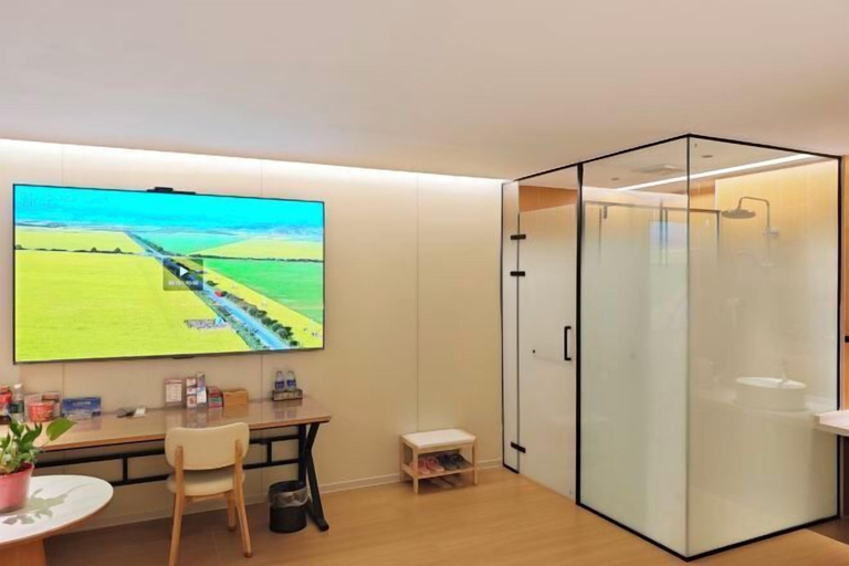 Others 5, Waltz Hotel, Huaibei