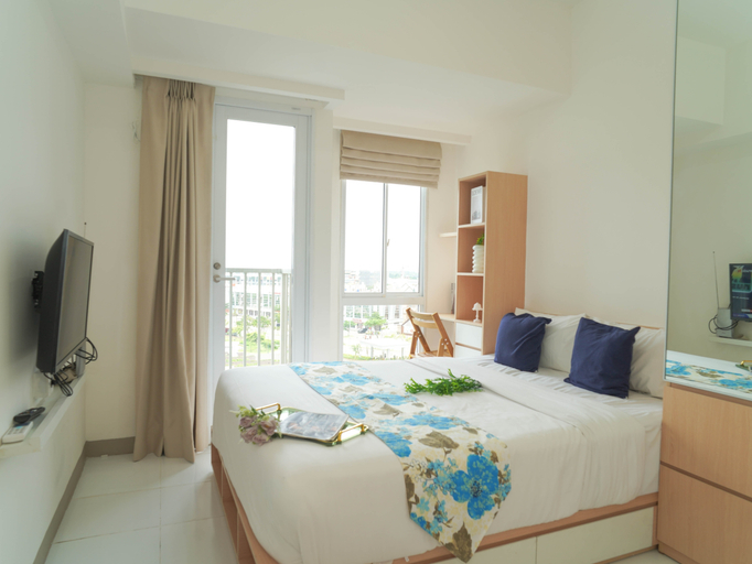 Bedroom 3, Cozy White Studio for 2 Pax at Tokyo Riverside PIK 2 Apartment By Travelio, Tangerang