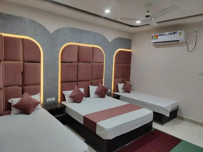 Room 5, Hotel Kesar, Satna