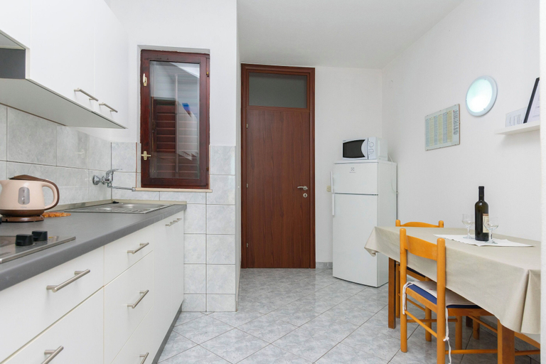Others 5, Apartments Ivo, Omiš
