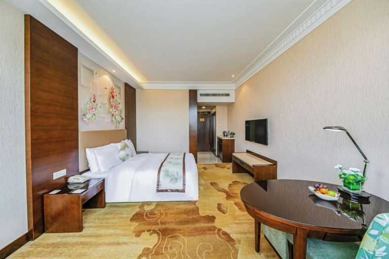 Bedroom 3, NEW OVERSEAS CHINESE HOTEL, Zhoushan