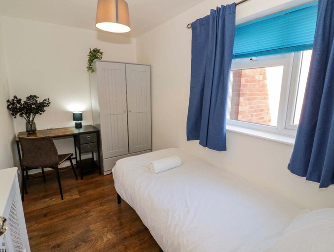 Room 2, Luxe Leamington Spa Retreat, Warwickshire
