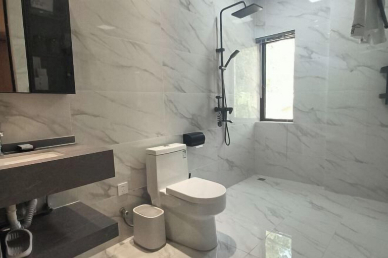 Bathroom 4, Mount Forest Hotel, Leshan
