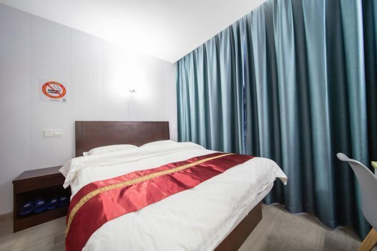 Bedroom 3, chezhan hotel, Shanghai