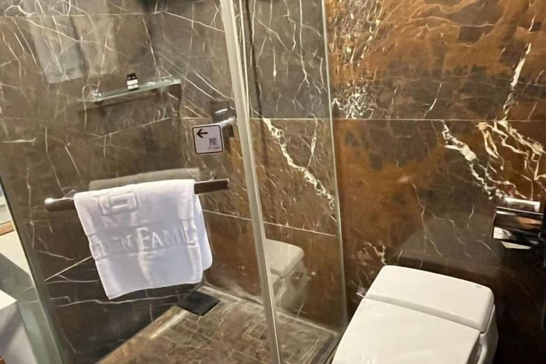 Bathroom 3, Golden family hotel, Chuzhou