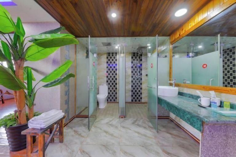 Bathroom 4, Xishuangbanna Peacock Princess Hotel, Xishuangbanna Dai