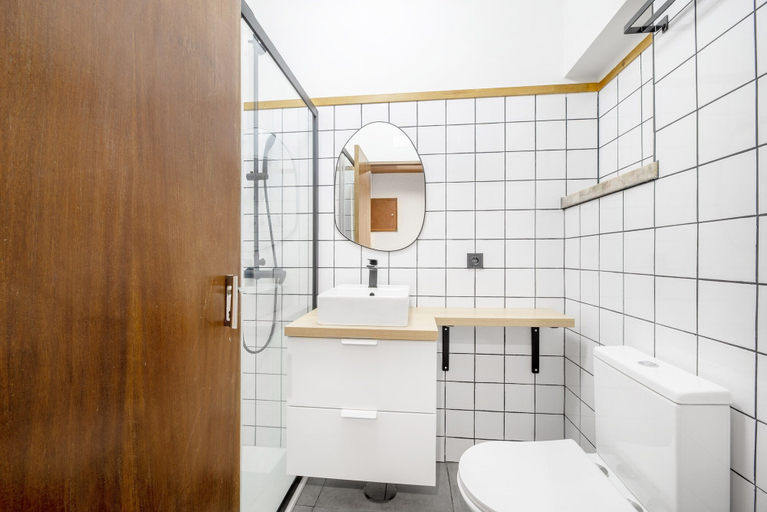 Bathroom, Amarelo Studio by Olala Homes, Cascais