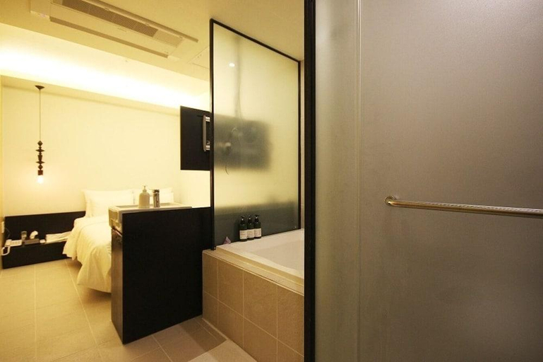 Bathroom, Nampo Mini Hotel May, Jung