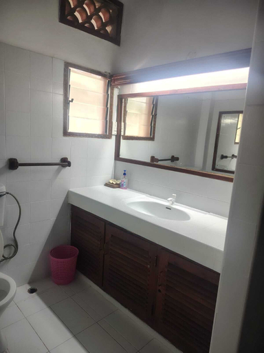 Bathroom, Mangro Hotel Diani Beach, Msambweni